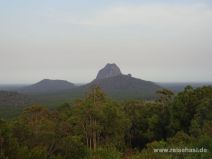 Am Glass House Mountains Lookout