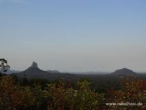 Am Glass House Mountains Lookout