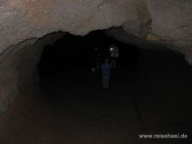 Unbeleuchteter Teil der Thurston Lava Tube auf Big Island