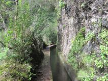 Weg entlang der Levada da Janela